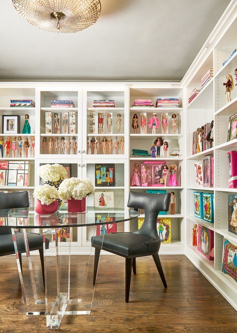 Barbie Doll Room, Collection Display Shelves, Barbie Doll Collection, Toy Collection Room, Toy Collection Display, Room Storage Ideas, Table Ikea, Doll Room, Barbie Room