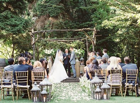 Considering an intimate wedding rather than a large one? Let these small-wedding ideas guide your plans. Small Wedding Ideas Intimate, Wedding Ideas Intimate, Jm Cellars, Small Garden Wedding, Small Wedding Ideas, Smallest Wedding Venue, Small Intimate Wedding, Design Event, Wedding Dress Trends