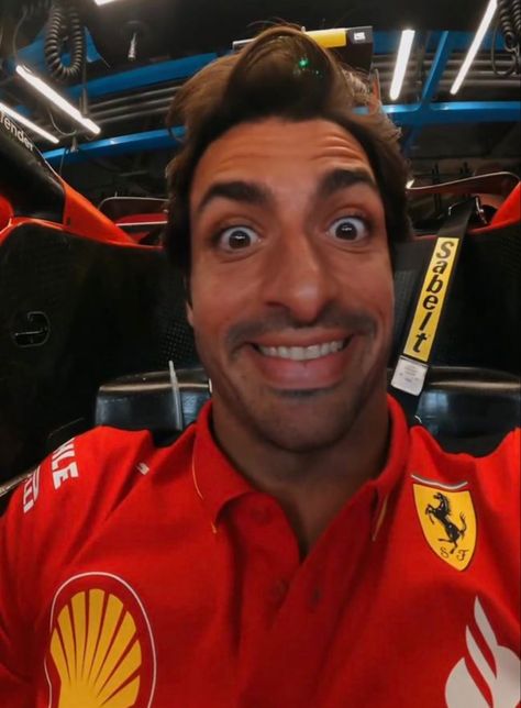 Selfie Reaction Pic, Carlos Sainz Funny, F1 Funny, Coquette Red, Red Cars, Cars Racing, Crochet Aesthetic, Reaction Pic, Fashion Crochet