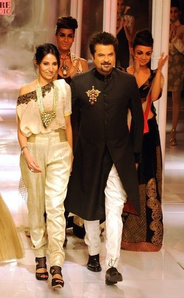 Amrita Puri, Jodhpuri Sherwani, Delhi Couture Week, Lisa Haydon, Jaipur Wedding, Man Dress Design, Mens Indian Wear, Anil Kapoor, Indian Groom Wear