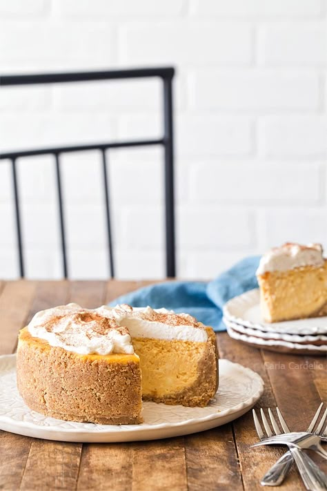 6 Inch Pumpkin Cheesecake, Small Pumpkin Cheesecake Recipe, Small Pumpkin Cheesecake, 4 Inch Cheesecake, Cheesecake 6 Inch, Small Cheesecake Recipe, Christmas Cheesecakes, Small Cheesecake, Small Cheesecakes