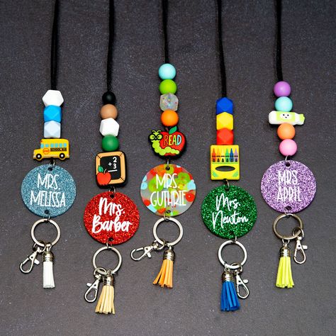 Teacher Signs Diy, Diy Lanyards, School Lanyard, Teacher Badge Holder, Handmade Teacher Gifts, Lanyard Badge Holder, Diy Lanyard, Personalized Lanyards, Lanyard Teacher