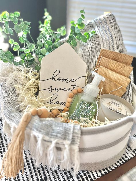 Cozy House Warming Closing Gift Basket - Etsy Bath And Body Work Gift Basket Ideas, Thank You Gift Basket Ideas For Office, Gift Baskets With Blankets, Gift Basket Container Ideas, Unisex Gift Basket For Adults, Wicker Basket Decor Ideas, Small Housewarming Gift, Closing Gift Basket, Welcome Home Basket