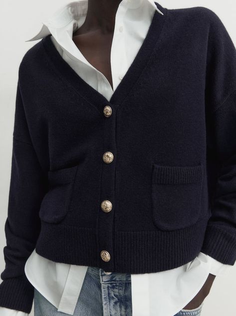 Cardigans Woman | ZARA United States Dark Blue Cardigan Outfit, Blue Cardigan Outfit, Vinter Mode Outfits, Winter Mode Outfits, Massimo Dutti Women, Cardigan Outfit, Navy Cardigan, Soft Cardigan, Cardigan Outfits