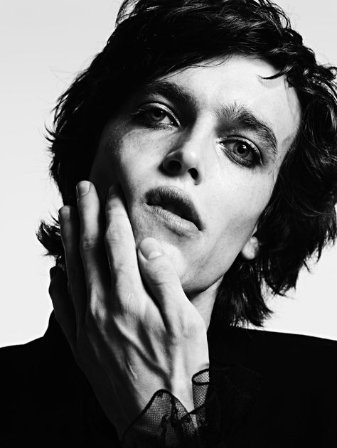 the best of hedi slimane in i-D - i-D Reuben Ramacher, I D Magazine, Sarah Richardson, 얼굴 드로잉, Hedi Slimane, White Photos, 인물 사진, Male Models, Male Model