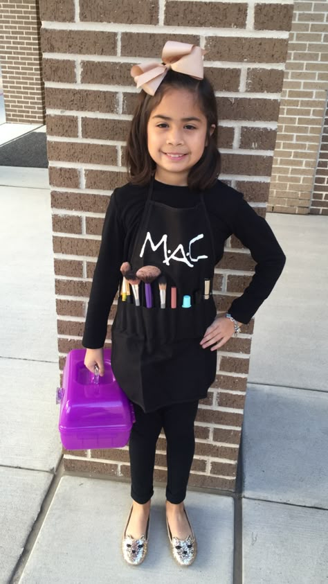 Hair Dresser Costume Kids, Makeup Artist Costume For Kids, Diy Career Day Outfits For Kids, Career Day Preschool, Career Day Ideas Costumes, Diy Career Day Costumes, Career Dress Up Day At School, Career Day Outfit For Kids, Diy Career Day Costumes For Kids