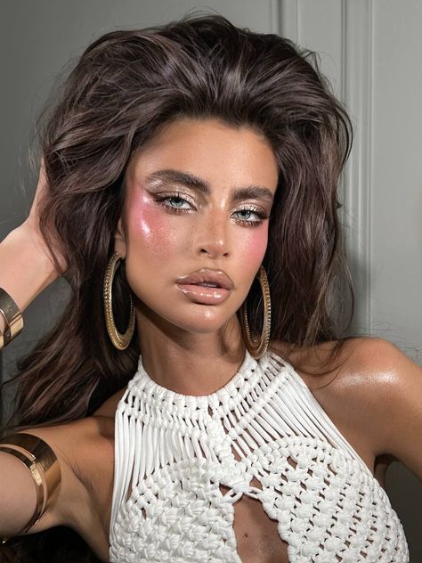 Bright Make Up Looks, 70s Glam Makeup, Editorial Makeup Photography, Drag Queen Makeup, Makeup For Hazel Eyes, Queen Makeup, Photoshoot Makeup, Dope Makeup, Evening Makeup