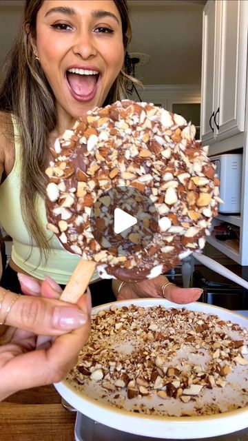 Mayra Wendolyne | Low Carb Love on Instagram: "Get my ebook with most popular recipes! Link in bio! ❤️ 

3 INGREDIENT CHOCOLATE DIPPED ICE CREAM BARS! (Low carb & high protein!) 🍦 

Have you tried this? 

Save and share this easy recipe with friends and family! 🩷 

Ingredients: 
2 cups high protein vanilla yogurt 
7 ounces sugar free chocolate chips, melted 
1 - 2 cups roasted almonds, chopped 

Directions: 
	1.	Add parchment paper to your baking sheet. 
	2.	Scoop out your yogurt onto the parchment paper and form it into a circle shape. 
	3.	Place a popsicle stick (or wooden spoon 😋) on it.
	4.	Freeze for 2-3 hours or until the yogurt has set! 
	5.	Dip into your melted sugar free chocolate coating every edge! 
	6.	Dip into your chopped roasted almonds and enjoy! 

You guys are going to Mayra Wendolyne Recipes, Yogurt Ice Cream Bars, Low Carb Love Mayra, Dipped Ice Cream Bars, Icecream Ideas, Yogurt Desserts, High Carb Snacks, High Protein Low Carb Snacks, Low Carb Love