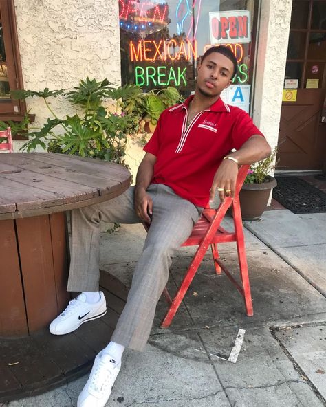 The red polo of Diggy Simmons on his account Instagram @diggysimmons | Spotern 70s Fashion Men, Diggy Simmons, Cassie Howard, Maddy Perez, Polo Outfit, Minimalist Fashion Men, Male Oc, Black Men Fashion Casual, My Peace