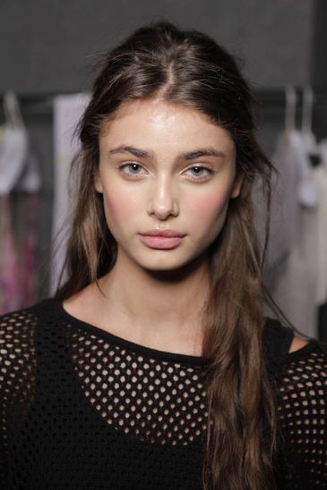 taylor hill | victoria’s secret high fashion show Taylor Hill Style, Taylor Marie Hill, Glow Skin, Taylor Hill, Pretty Face, Makeup Inspiration, Blue Eyes, A Black, Natural Makeup