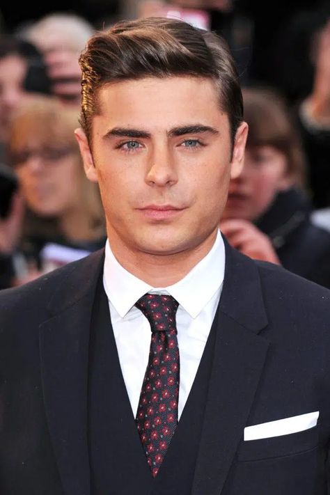 Preppy Hairstyles for Men - 31 Hairstyles for Preppy Look Zac Efron Haircut, Zac Efron Long Hair, Zac Efron Hair, Zach Efron, Ivy League Haircut, Preppy Hairstyles, Preppy Shorts, Cool Hairstyles For Men, Look Short