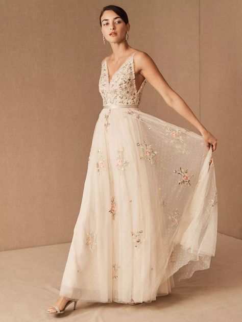 Champagne & Gold Wedding Dresses That Will Dazzle Everyone Delicate Gown, Bhldn Wedding Dress, Wedding Dress Size 10, Feminine Wedding, Gold Wedding Dress, Anthropologie Wedding, Wedding Dress Sizes, Gowns Of Elegance, Wedding Dresses Romantic