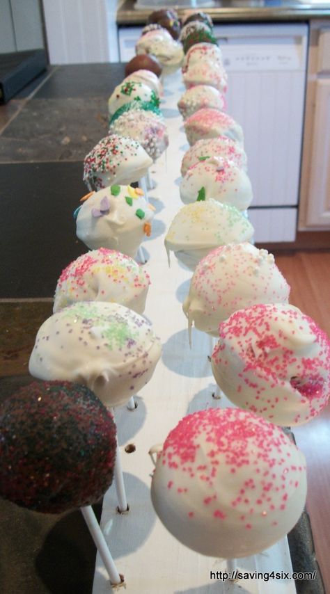 DIY Cake Pop Stand Diy Cake Pop Stand, Diy Cake Pop, Jello Easter Eggs, Homemade Slip And Slide, Caramel Buttercream Recipe, Cupcakes With Caramel, Cake Pop Holder, Cake Pop Stand, Diy Cake Pops