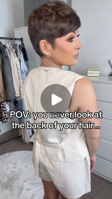 Pippa with the Pixie 🧚🏽‍♂️ Short / Pixie Hair Inspiration on Instagram: "Never look back 👋🏼🤣 unless it’s to fix your necklace 👀🫠

#pixie360 #pixiehair #pixiehaircut #shorthairlove" Short Pixie Hair, Pixie Hair, E 3, Never Look Back, Short Hair Styles Pixie, Short Pixie, Cool Haircuts, Pixie Hairstyles, Fix You