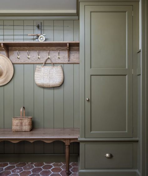 Boot room in country house Boot Room Storage, Salvesen Graham, Oak Bench Seat, Cozy Window Nook, Victorian Country House, Boot Room Utility, Hampshire House, Porch Interior, Hall Cabinet