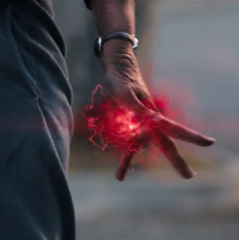 Wanda Hands, Wanda Maximoff Powers, Wanda Gifs, Wanda Powers, Wanda Aesthetic, Power Gif, Olsen Scarlet Witch, Witch Powers, Witchcraft Spells For Beginners