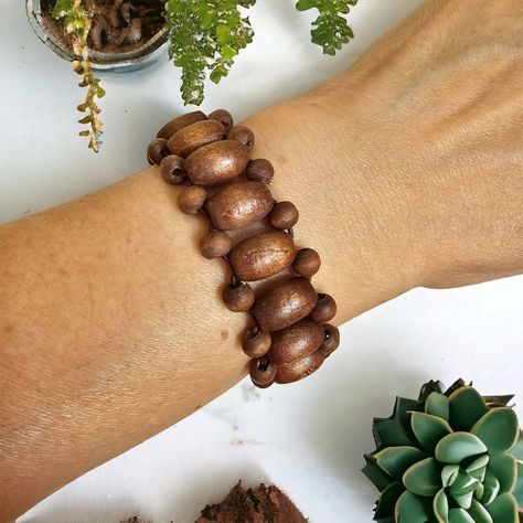 Wooden Bracelet Handmade, Coconut Jewelry, Wooden Bead Jewelry, Buddha Design, Wooden Bracelets, Wooden Beaded Bracelets, Buddha Bracelets, How To Make Brown, Brown Bracelet