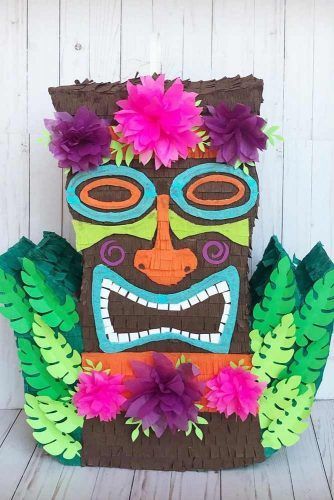 18 Amazing Luau Party Ideas For The Occasion To Be Remembered Glaminati Hair, Luau Party Ideas, Luau Party Food, Hawaiian Party Theme, Luau Party Supplies, Decoration Theme, Aloha Party, Hawaiian Party Decorations, Piñata Ideas