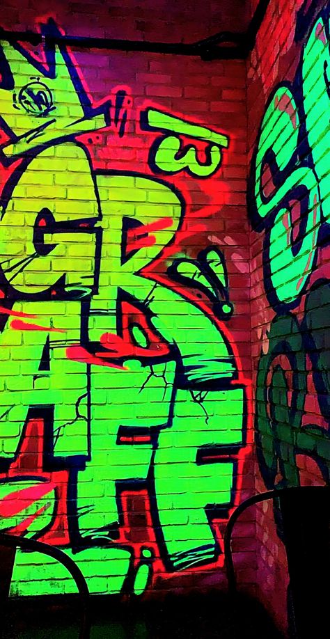 Aop Prints, Wwe 2k23, Lofted Cabin, Hiphop Graffiti, Neon Graffiti, Uhd Wallpaper, Qhd Wallpaper, Galaxy Wallpaper Iphone, Graffiti Doodles