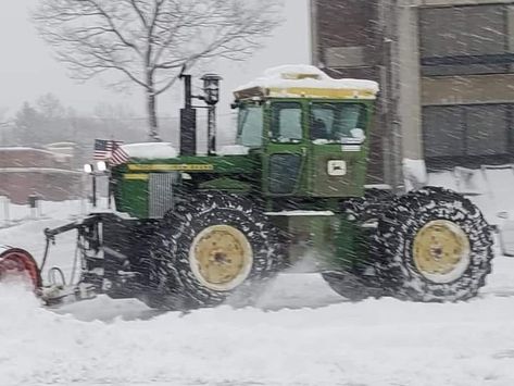 John Deere Tractors Pictures, Tractors Pictures, Famous Vehicles, Old John Deere Tractors, International Harvester Tractors, Tractor Pictures, Jd Tractors, Big Tractors, John Deere Equipment