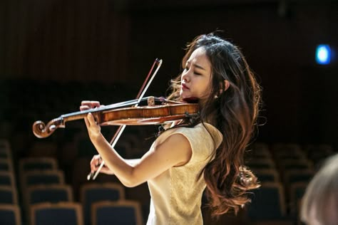 Someone Playing Violin Reference, Person Holding Violin Reference, Someone Playing Violin, Person Playing Cello Reference, Violin Playing Reference, Violin Performance Aesthetic, Violinist Reference, Violin Orchestra Aesthetic, Person Playing Violin Reference