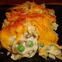 Best Tuna Casserole | "My picky son RAVED about this! He was even excited there were leftovers to eat the next day after he got home from school!" Tuna Ala King Recipe, Ala King, Best Tuna Casserole, Tuna Casserole Recipes, Tuna Casserole, Hearty Chicken, Noodle Casserole, Tuna Recipes, Tater Tots