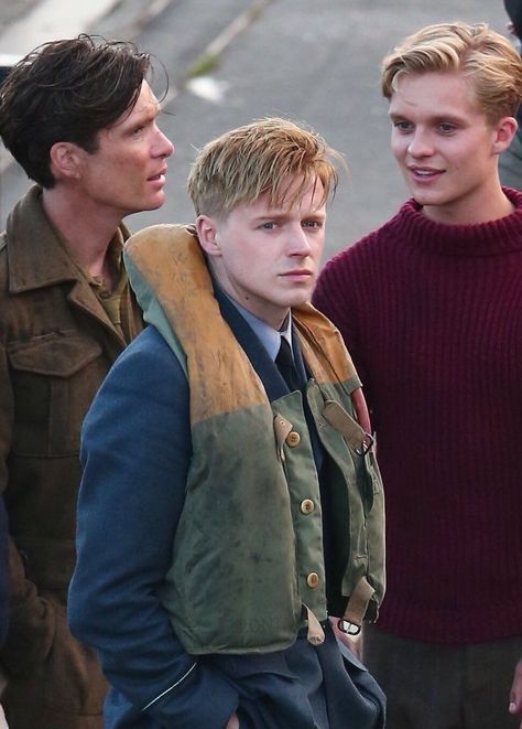 Jack Lowden Dunkirk, Dunkirk Cast, Jack Lowden, Cillian Murphy Peaky Blinders, George Mackay, Attack On Titan Season, Cillian Murphy, Good Movies To Watch, Cute Actors