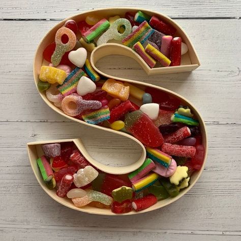 Sweets Art, Candy Letters, Candy Food, Sweets Candy, Easy Party Food, Candy Packaging, Pick And Mix, Unusual Gifts, Letter S