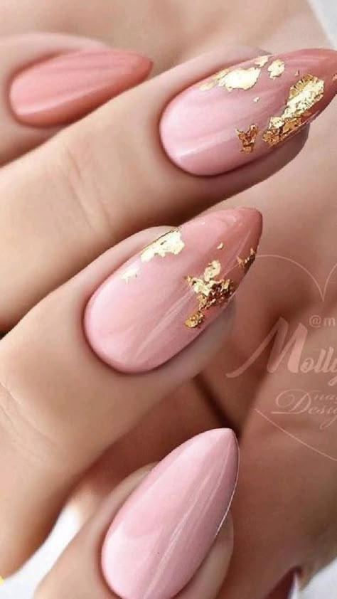 Elegant Oval Nails Classy, Nail Art Wedding Elegant Pink, Classy Oval Nails, Pink Classy Nails, Nude And Pink Nails, Oval Nails Ideas, Nude Gold Nails, Nude Pink Nails, Oval Nails Designs