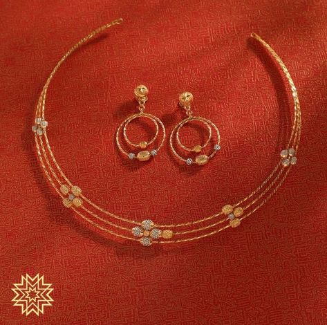 Gold Necklace Set With Price, Gold Diamond Necklace Set, Diamond Jewellery Set, Manubhai Jewellers, Neck Pieces Jewelry, Fancy Jewelry Necklace, Modern Gold Jewelry, Gold Jewelry Simple Necklace, Beautiful Gold Necklaces