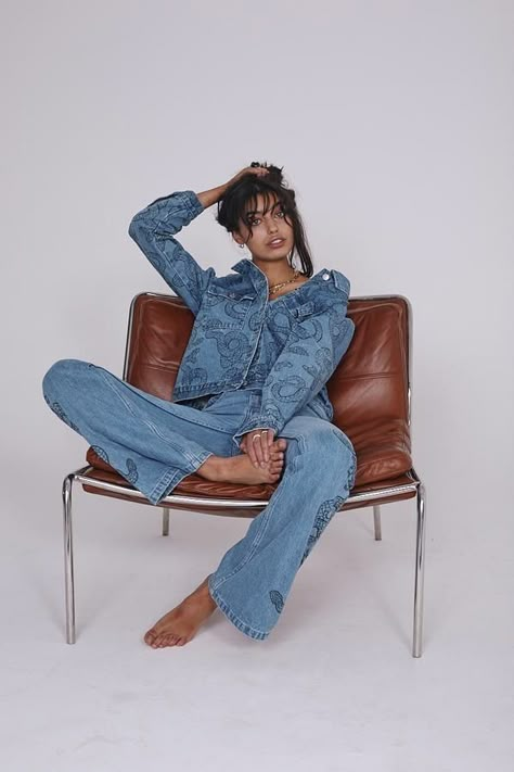 Model Denim Photoshoot, Double Denim Editorial, Denim Pants Photoshoot, Denim On Denim Editorial, 90s Fashion Shoot, Denim Shoot Photography, Denim Shoot Ideas, Denim Jacket Photoshoot Ideas, All Denim Photoshoot