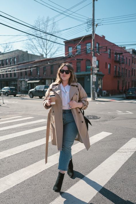 Spring is slowly starting to blossom and I will no longer have to second guess my choice of iced or hot coffee. (JK It's always iced. I borrowed DKs cup because I thought it would be cuter for the pic 😂😂). With the weather change comes a closet cleanout and I loved filling my hangers with some of the latest spring styles from @joefresh. Early winter I showed off some of my favorite coats from them and your response was so positive! They're a great destination for fashion forward basics and... Plus Size Trench Coat, Trench Coat Outfit, Sunday Style, Curvy Style, Coat Outfit, Striped Long Sleeve Tee, Joe Fresh, Coat Outfits, Trench Coats Women