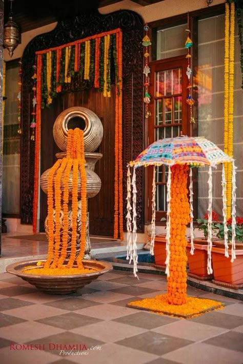 Photo By Creative Event Plannerz - Wedding Planners تاج محل, Haldi Decor, Mehendi Decor, Housewarming Decorations, Wedding Entrance Decor, Marriage Decoration, Mandap Decor, Beautiful Wedding Decorations, Desi Wedding Decor