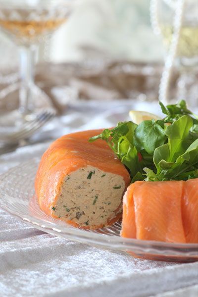 This light, fluffy smoked salmon mousse recipe is layered with smokey flavours. With a bite of capers and a zing of fresh citrus, it is simply delicious. Salmon Mousse Recipe, Salmon Mousse Recipes, Smoked Salmon Terrine, Smoked Salmon Mousse, Salmon Terrine, Salmon Mousse, Terrine Recipe, Elegant Dinners, Smoked Salmon Recipes