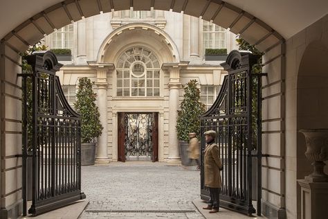 Rosewood London, Classic Hotel, Rosewood Hotel, London Hotel, Building Entrance, Most Luxurious Hotels, Tower House, Spa Day At Home, Spa Inspiration