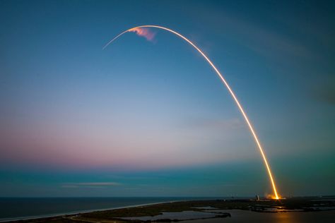 #SpaceX #rocket Falcon 9 long exposure #2K #wallpaper #hdwallpaper #desktop Cv Website, Spacex Launch, Rocket Launch, Tesla Roadster, Cape Canaveral, Tesla Motors, Space Pictures, Emily Dickinson, Space Travel