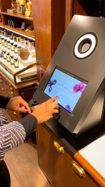 Rettech | Retail Tech Experiences on Instagram: "Inside @lartisanparfumeur , Saint Honoré, Paris where clients can: - Explore fragrance details on a scent dispenser touch screen - Smell fragrances from scent dispenser Get inspired!💎 . . . #retail #retailinnovation #retailtech #retailexperience #rettech #lartisanparfumeur" Perfume Dispenser, Perfume Experience, Scent Exhibition, Perfume Vending Machine, Samsung Experience Store, Fragrance Retail, Digital Retail, Fragrance Library, L'artisan Parfumeur