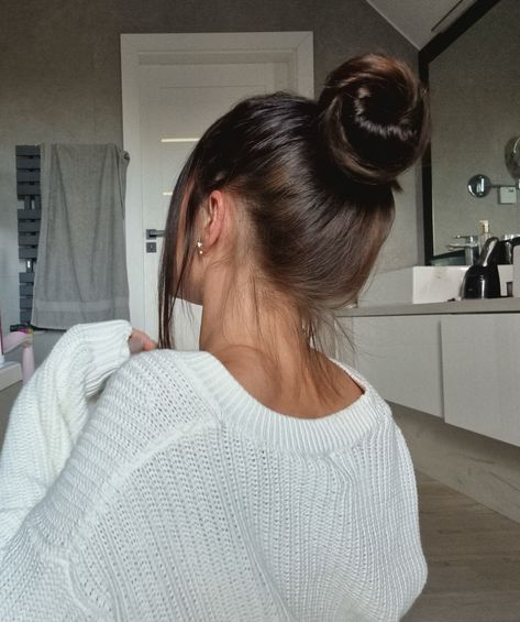 Brown Hairstyles For School, Soft Hair Aesthetic, Brown Hair Ponytail, Brown Hair Bun, Brown Hair Hairstyles, Long Healthy Hair, Chocolate Brown Hair, Big Forehead, Girl With Brown Hair