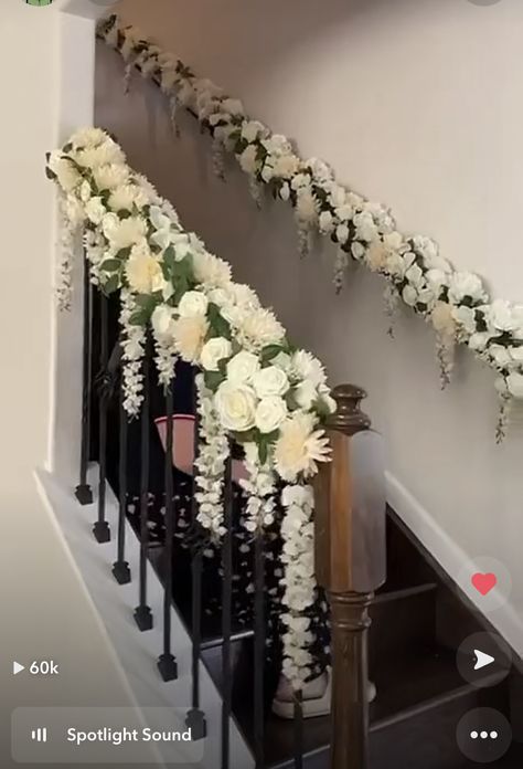 Top Of Stairs Decor, Wedding Stairs, Bridal Room Decor, Wedding Gift Hampers, Afghan Fashion, Stair Decor, Outdoor Wedding Decorations, Wedding Decor Elegant, Diy Wedding Decorations