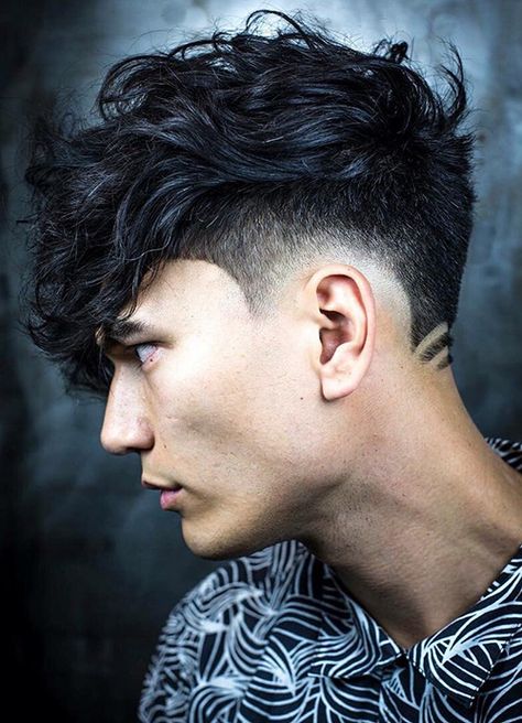 We have gathered the best burst fade haircuts for you. It is a very modern and cool style. Look at our the newest burst fade gallery. Popular Haircuts For Men, A Fade Haircut, Undercut Curly Hair, Low Taper Fade Haircut, Comb Over Fade, High Top Fade, Undercut Fade, Curly Hair Fade, Undercut Long Hair