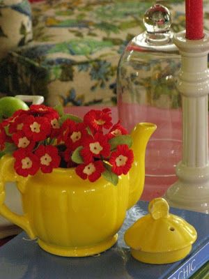 Diy Ideas For Home, The Lettered Cottage, Lettered Cottage, Daisy Cottage, Yellow Teapot, Rusty Garden, Colorful Cottage, Yellow Cottage, Red Cottage