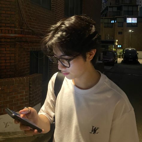 Byeon Woo Seok Selfie, Byeon Wooseok Boyfriend Material, Byron Woo Seok, Byeon Woo Seok Aesthetic, Byeon Woo Seok Boyfriend Material Cute, Byeon Woo Seok Boyfriend Material, Muka Lelaki, Cute Asian Guys