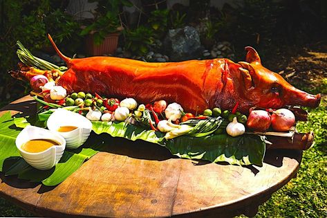 The Hirshon Filipino Roast Pig - Cebu Lechón 3 Lechon Baboy Filipino Food, Roasted Hog, Filipino Street Food, Pig Roast, Spanish Dishes, Roast Duck, Filipino Desserts, Birthday Food, Filipino Recipes