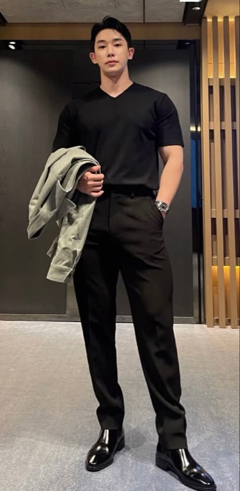 Wonho Boyfriend Material Wallpaper, Wonho Style, Wonho Outfit, Black Outfit Men, Mood Clothes, Classy Outfits Men, Monsta X Wonho, Ishikawa, Books For Boys