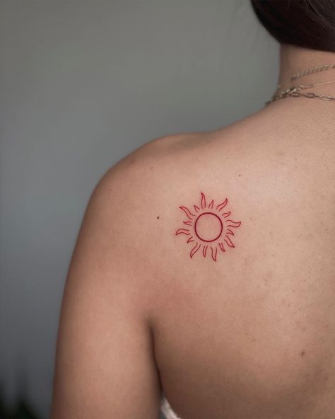 Sun Tattoo Black, Red Shoulder Tattoo, Red Tattoo Men, Sun Shoulder Tattoo, Red Sun Tattoo, Red Ink Tattoo Ideas, Ink Tattoo Ideas, Tattoo Black Women, Ink Tattoo Design