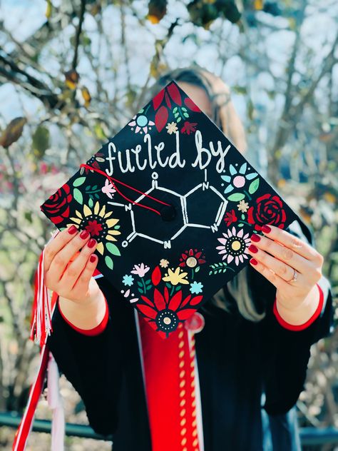 my graduation cap !! chemistry grad 🎓❤️caffeine molecule☕️ pinterest: @hannahnmilner Graduation Cap Designs Chemistry, Graduation Cap Designs Pharmacy, Chemistry Graduation Cap, Biology Graduation Cap, Science Graduation Cap, Caffeine Chemistry, Masters Graduation Pictures, Chemistry For Kids, College Grad Cap Ideas