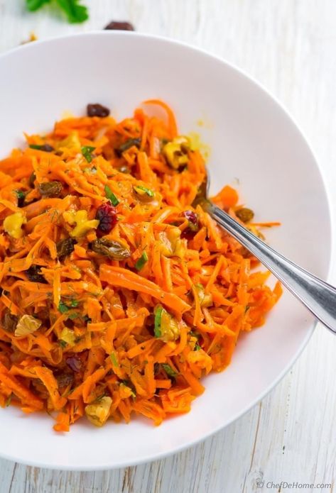 Russian Carrot Salad Recipes, Mediterranean Diet Meals, Carrots Salad, Grated Carrot Salad, Moroccan Carrot, Moroccan Carrot Salad, Carrot Dishes, Carrot Raisin Salad, Honey Turmeric