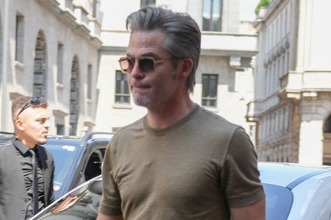 Chris Pine was spotted walking through the street barefoot while on his way to the Zegna Spring 2024 show for Milan Fashion Week Chris Pine 2024, New Short Haircuts, Cory Michael Smith, Rachel Friends, American Horror Story Seasons, Milan Men's Fashion Week, Michael Smith, Long Time Friends, Chris Pine