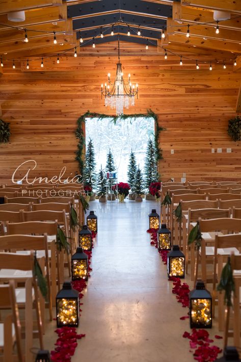 Tavern Wedding, Christmas Wedding Ideas, Christmas Wedding Themes, Christmas Wedding Inspiration, Elegant Wedding Ideas, Christmas Wedding Decorations, Wedding Isles, Wedding Themes Winter, Winter Wedding Decorations