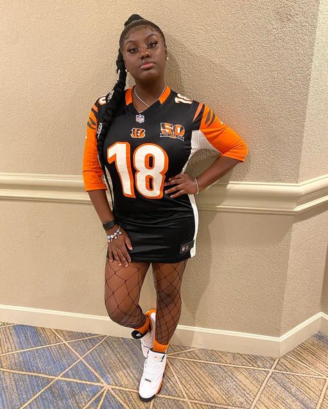 Jersey Party Outfit, Football Jersey Dress, Sports Jersey Outfit, Jersey Outfit Women, Jersey Dress Outfit, Jersey Party, Jersey Outfit, Team Jersey, I Need You